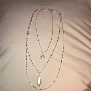 Stella and dot silver leaf necklace